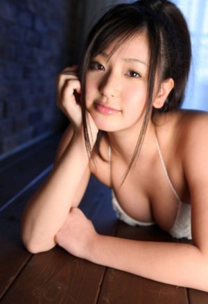婷婷五月在线一区二区免费_十万网红美女美酱