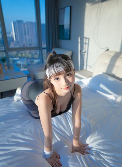 亚洲小可爱深喉口交巨屌_4K高清迅雷在线观看