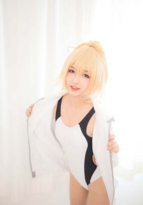 欧美亚洲丝袜制服中文_HD电影完整版在线观看